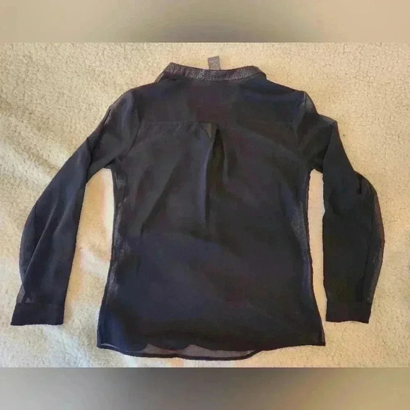 Suzy Shier Black V-Neck Long Sleeve Blouse, size small - Picture 10 of 11